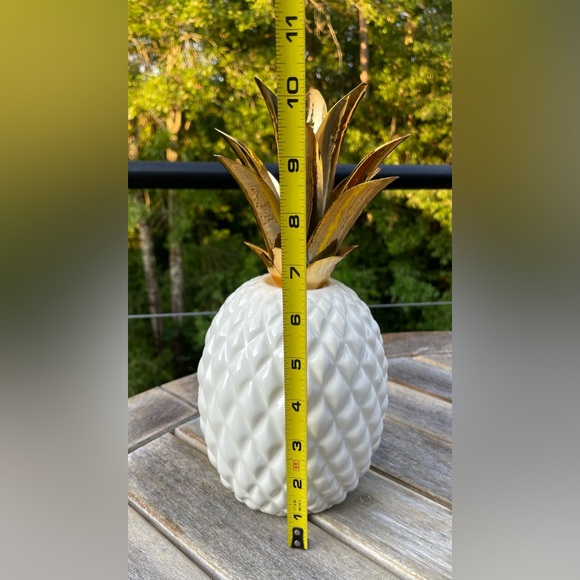Pineapple Ceramic Figurine Statue White and Gold - Picture 2 of 6